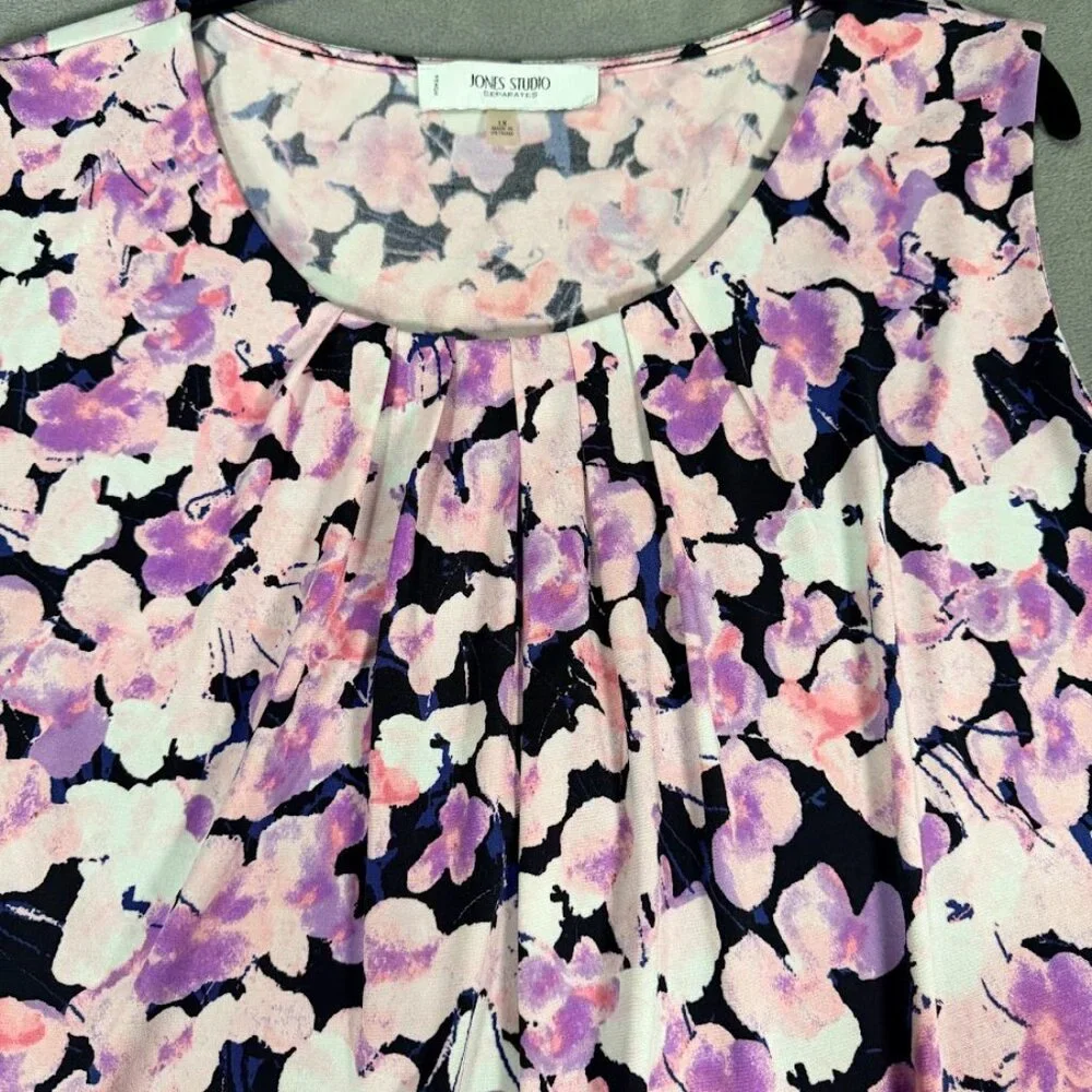 Jones Studio Separates-Floral Pink/Purple Sleeveless Pleated Top/Shell/Blouse 1X - Picture 2 of 4
